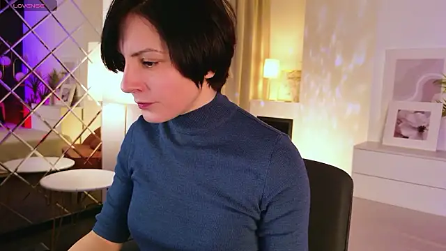 LorenDaze online show from February 14, 2026, 7:49 am