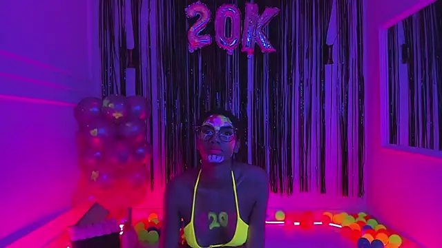 Snapshot of liagirl_cute chatting on January 24, 2025, 5:31 am liagirl cute online show from January 24, 2025, 5:31 am