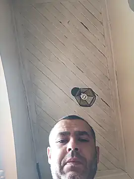 skypemarktt13 online show from December 14, 2025, 11:26 am