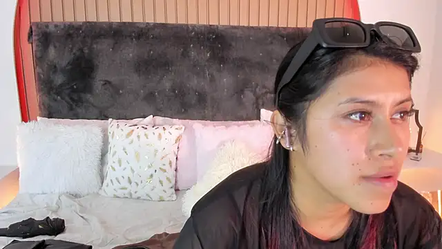 Snapshot of Karlagonzales_ chatting on May 9, 2026, 7:30 pm Karlagonzales online show from May 9, 2026, 7:30 pm