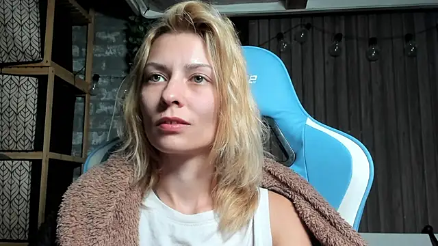 karo123421 online show from September 17, 2025, 9:05 pm