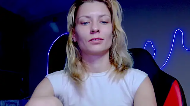 karo123421 online show from October 13, 2025, 9:26 pm