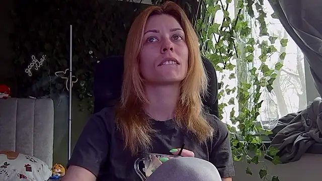 karo123421 online show from January 19, 2026, 11:14 am