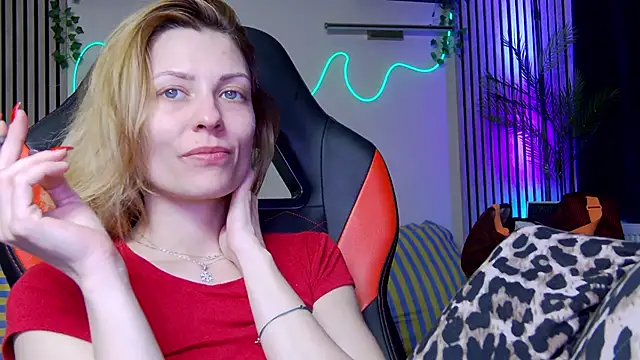 karo123421 online show from February 17, 2026, 9:21 pm