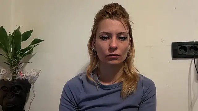 karo123421 online show from March 2, 2026, 7:21 pm