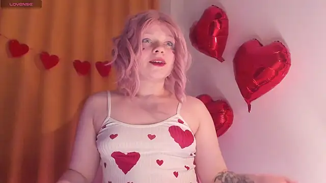 SueNiceeeee online show from February 14, 2026, 11:45 pm