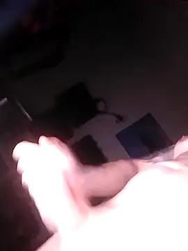 kavani7777 online show from October 7, 2025, 3:58 am