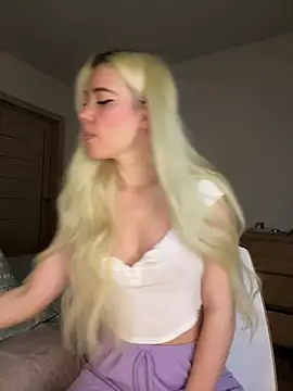 xDinnax online show from February 24, 2025, 5:53 pm