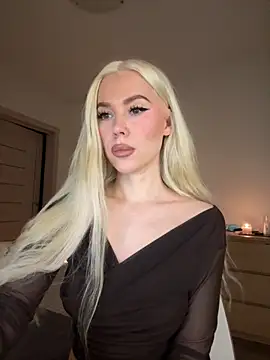 xDinnax online show from November 4, 2025, 1:32 pm