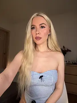 Snapshot of xDinnax chatting on November 18, 2025, 3:12 am xDinnax online show from November 18, 2025, 3:12 am