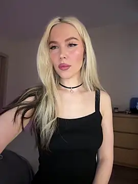 Snapshot of xDinnax chatting on March 21, 2026, 5:01 am xDinnax online show from March 21, 2026, 5:01 am