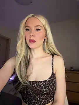 Snapshot of xDinnax chatting on March 24, 2026, 8:52 am xDinnax online show from March 24, 2026, 8:52 am