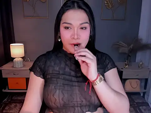 MaxeneCullens online show from September 21, 2025, 5:31 am