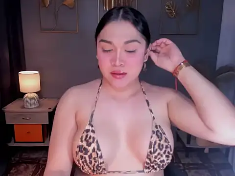 MaxeneCullens online show from October 14, 2025, 2:56 am