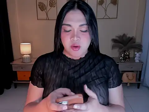 Snapshot of MaxeneCullens chatting on May 26, 2026, 3:24 am MaxeneCullens online show from May 26, 2026, 3:24 am