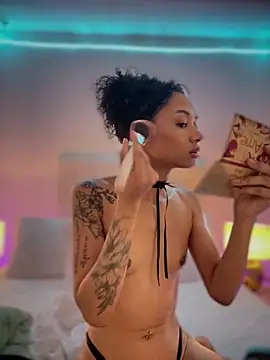 Leaberry online show from February 26, 2026, 8:19 pm