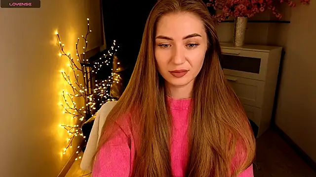 Snapshot of Adelyna_Bird chatting on June 8, 2026, 7:20 am Adelyna Bird online show from June 8, 2026, 7:20 am