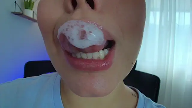 lisbet21x online show from February 21, 2025, 2:38 pm