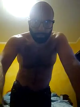 Dolceporco19 online show from April 8, 2026, 4:18 pm