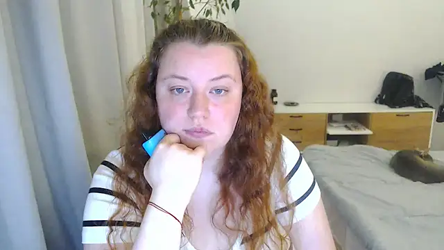 PolinaSalvatore online show from April 15, 2026, 7:58 pm