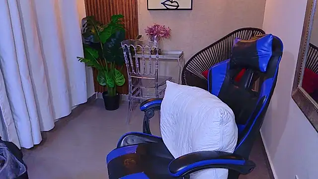 Snapshot of Kenya--Buhle chatting on May 29, 2026, 11:08 am Kenya--Buhle online show from May 29, 2026, 11:08 am