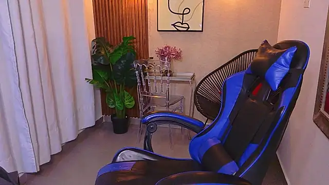 Snapshot of Kenya--Buhle chatting on June 17, 2026, 11:12 am Kenya--Buhle online show from June 17, 2026, 11:12 am