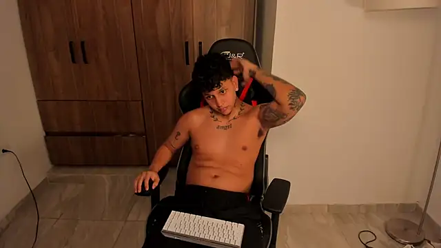 Snapshot of Jake_simons chatting on November 13, 2025, 11:09 am Jake simons online show from November 13, 2025, 11:09 am