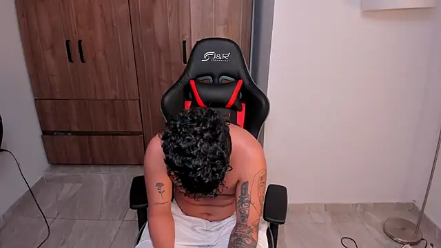 Snapshot of Jake_simons chatting on November 15, 2025, 11:18 am Jake simons online show from November 15, 2025, 11:18 am