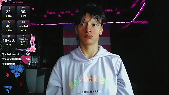 Summer XO online show from March 17, 2025, 9:33 am