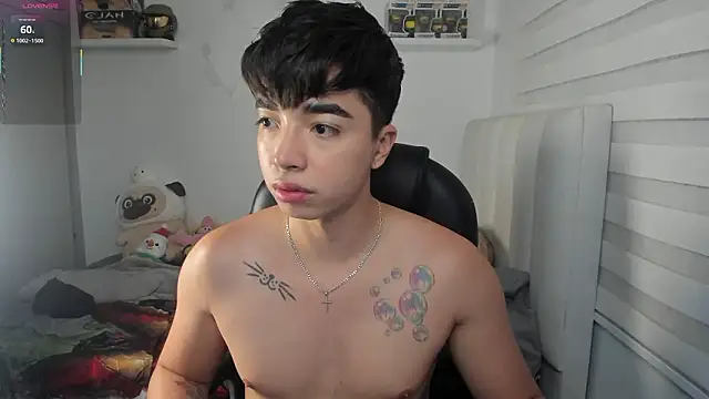 santy7v7 online show from March 11, 2026, 1:39 pm