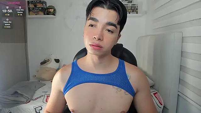 santy7v7 online show from May 22, 2026, 1:28 pm