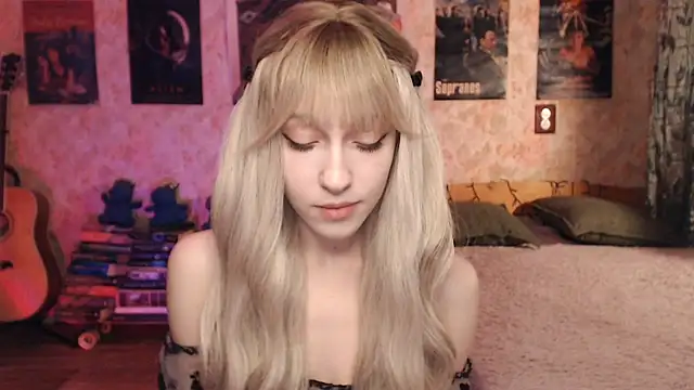 Friendly Ellie online show from February 3, 2025, 11:15 pm