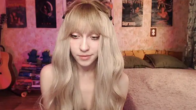 Friendly Ellie online show from March 2, 2025, 11:20 pm