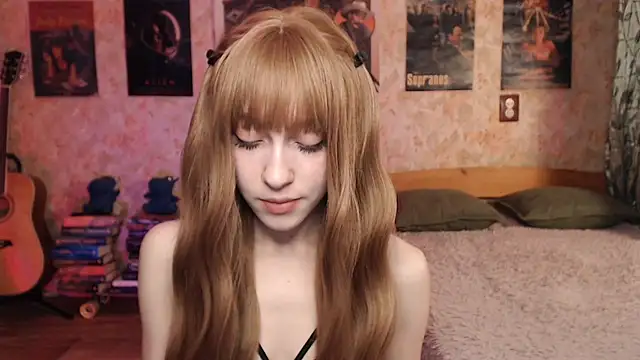 Friendly Ellie online show from November 18, 2025, 11:15 pm