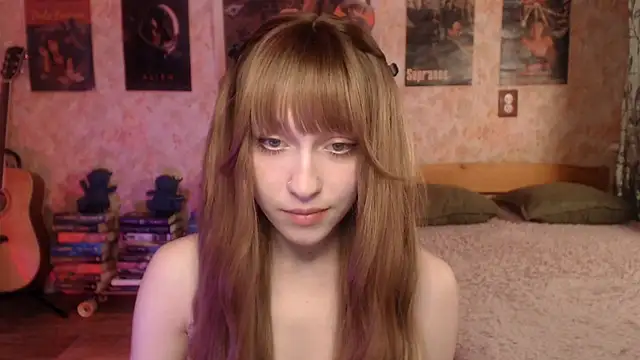 Friendly Ellie online show from April 19, 2026, 12:22 am