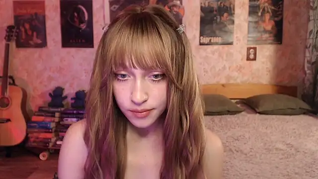 Friendly Ellie online show from July 22, 2026, 1:19 am
