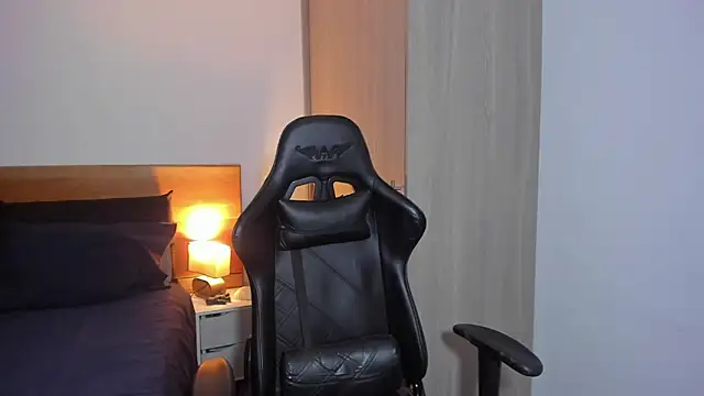 Justyn Torres online show from December 4, 2024, 7:01 pm