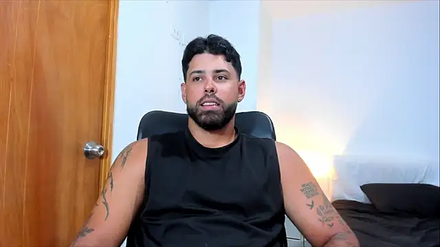 Snapshot of Justyn_Torres chatting on April 30, 2026, 11:27 am Justyn Torres online show from April 30, 2026, 11:27 am