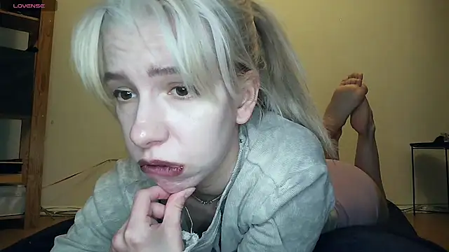 cruellagoth666 online show from April 8, 2026, 3:56 pm