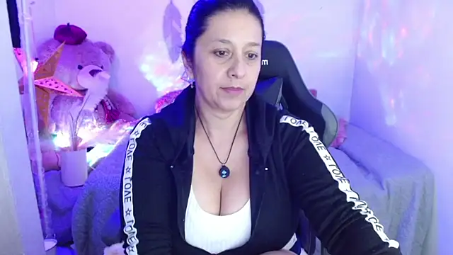 camilalatti online show from March 29, 2026, 1:38 am