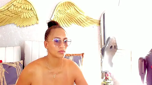 EmmaFerrary online show from February 17, 2026, 7:20 pm