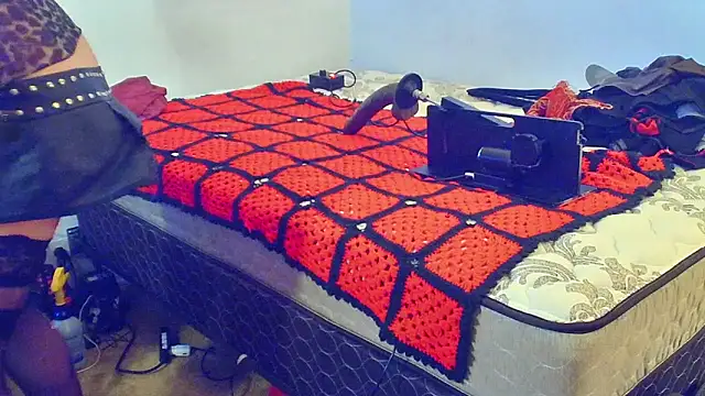 DoMeDoggyDiana online show from October 24, 2025, 12:56 pm