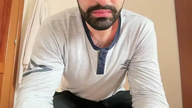 Snapshot of tuttizie chatting on January 13, 2026, 9:47 am tuttizie online show from January 13, 2026, 9:47 am