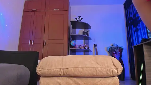 Snapshot of syd_onfire chatting on January 28, 2025, 5:43 am syd onfire online show from January 28, 2025, 5:43 am