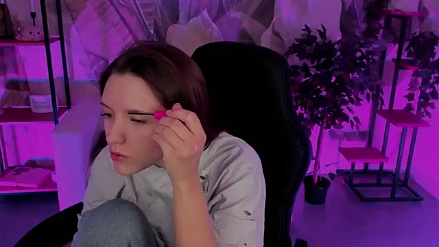 Snapshot of JennyDens chatting on December 13, 2024, 2:43 am JennyDens online show from December 13, 2024, 2:43 am