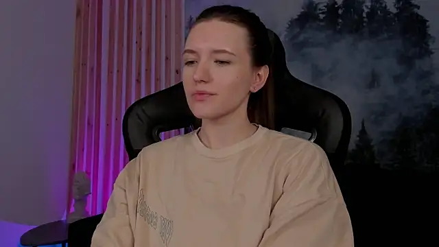 Snapshot of JennyDens chatting on December 17, 2024, 5:40 am JennyDens online show from December 17, 2024, 5:40 am