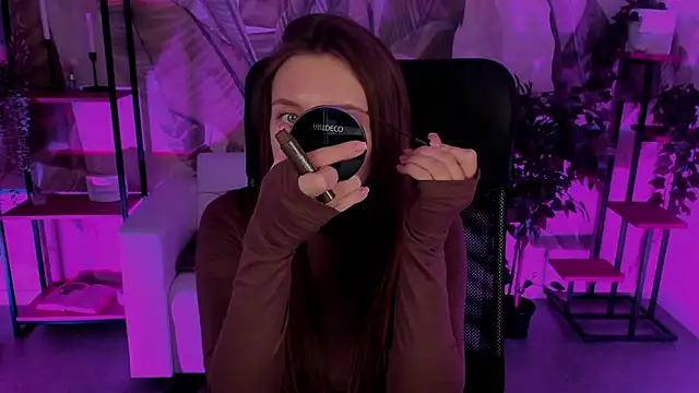 Snapshot of JennyDens chatting on December 18, 2024, 5:59 am JennyDens online show from December 18, 2024, 5:59 am