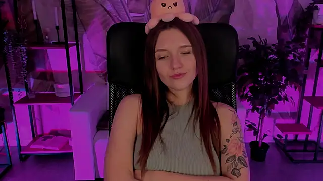 Snapshot of JennyDens chatting on December 18, 2024, 9:04 am JennyDens online show from December 18, 2024, 9:04 am