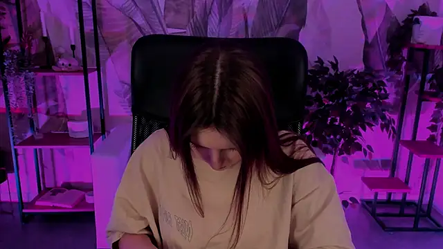 Snapshot of JennyDens chatting on January 2, 2025, 2:43 am JennyDens online show from January 2, 2025, 2:43 am