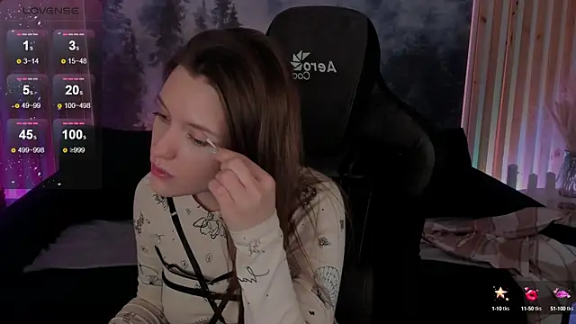 Snapshot of JennyDens chatting on January 20, 2025, 12:18 pm JennyDens online show from January 20, 2025, 12:18 pm